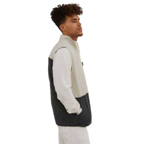 NWOT Environmentally Conscious Outfitters Vest - Picture 4 of 7